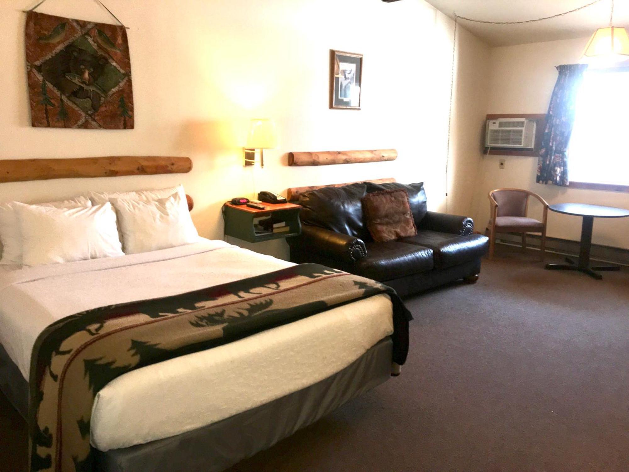 Hiawatha Lodge Inn إيغل ريفير المظهر الخارجي الصورة